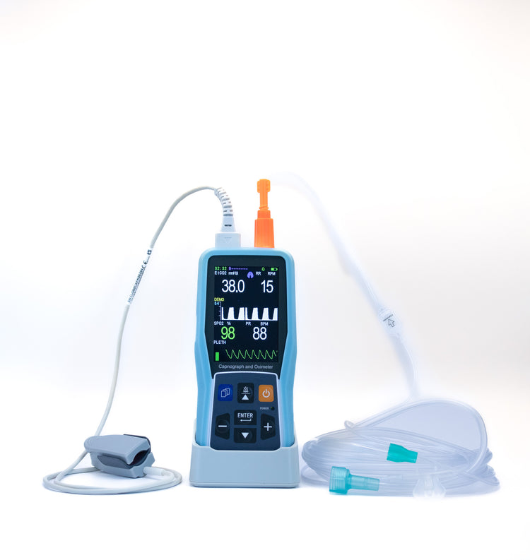 PC-900B with SpO2 sensor and EtCO2 cannula